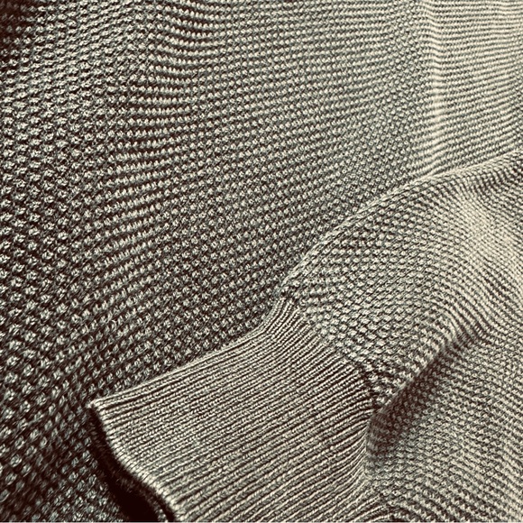 Faherty Men’s Large Olive Cotton Cashmere blend Sunwashed Crewneck Sweater - Picture 4 of 7